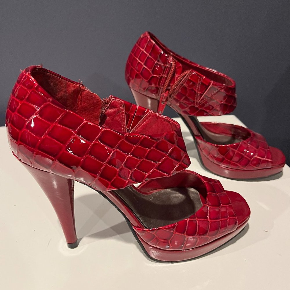 Gianni Bini Red Faux Snake Heels - Size 6.5